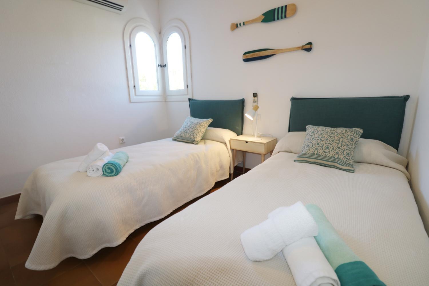 Villa Las Marinas - 4, Con Piscina Privada Y A 5 Minutos De La Playa Аренал д'ен Кастел Екстериор снимка